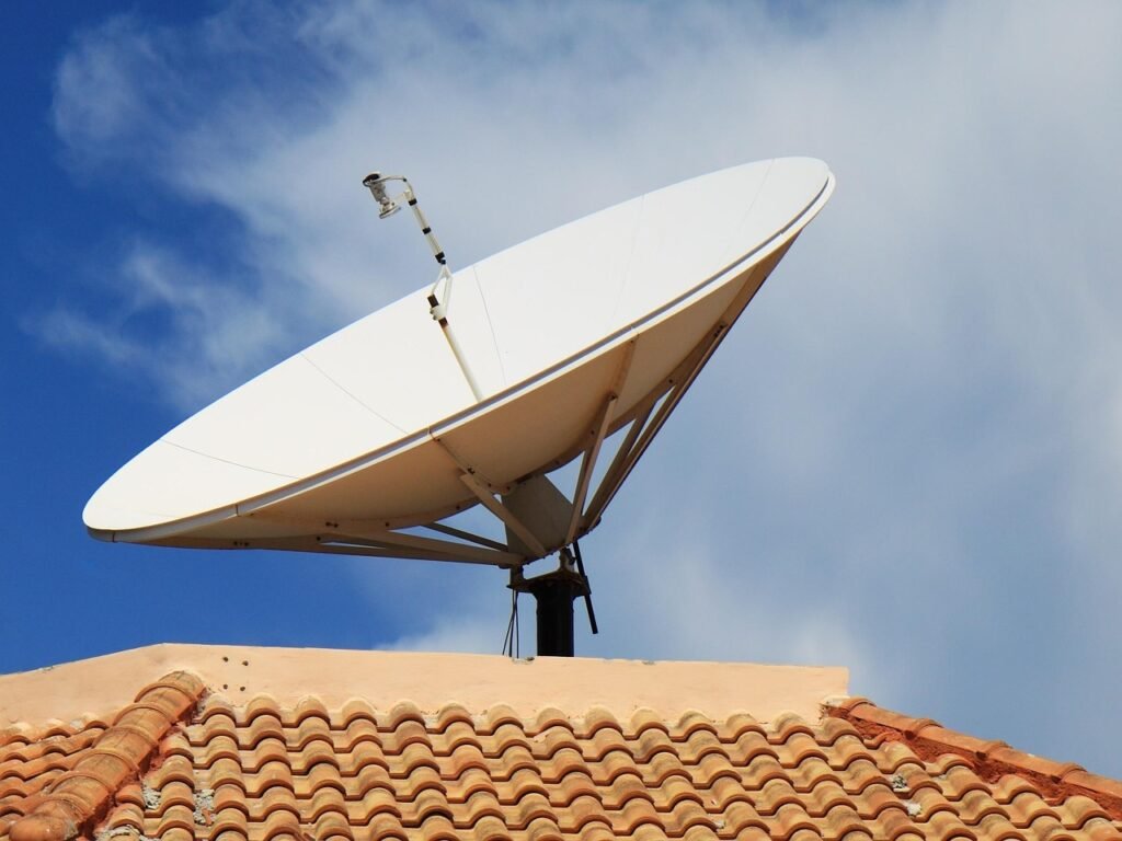 aerial, antenna, communication, digital, dish, internet, nature, media, parabolic, radio, receiver, reception, satellite, signal, sky, space, technology, television, tv, wave, wireless, blue technology, blue community, blue internet, blue communication, blue radio, blue media